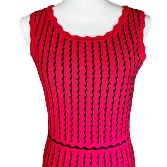 Nina Leonard Striped Sleeveless Sweater Dress Tulip Hem Lightweight Red Black S - Picture 3 of 13